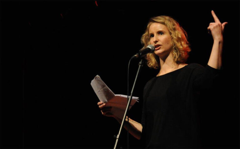 Poetry-Slam: Wortakrobat:inn:en im Bürgerhaus