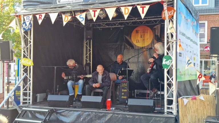 Bredstedt Lounge im Juli 2025 u.a. mit Peter Froese